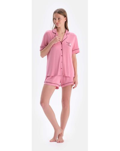 Dagi Pyjama-set aus viskose mit kurzärmligem hemd und shorts und stickerei - Pink