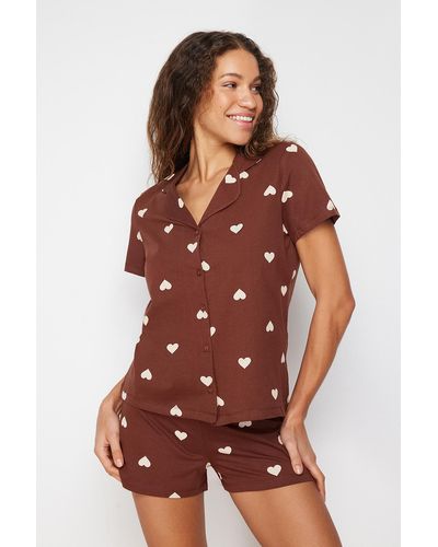 Trendyol Es, gestricktes pyjama-set mit hemd und shorts aus 100 % baumwolle mit herzmuster - Braun