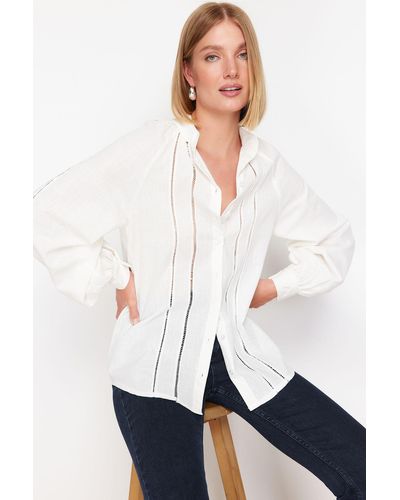 Trendyol Farbenes, gewebtes hemd mit spitzendetail - Weiß
