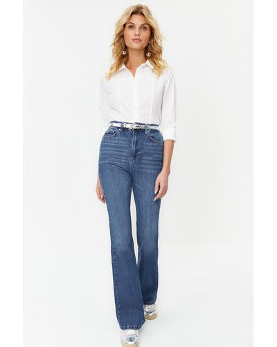 Trendyol E, nachhaltigere flare-jeans mit hoher taille - Blau
