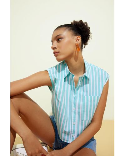 Defacto Coool crop top gestreiftes popeline-shirt ohne ärmel aus 100 % baumwolle a6862ax23sm - Blau