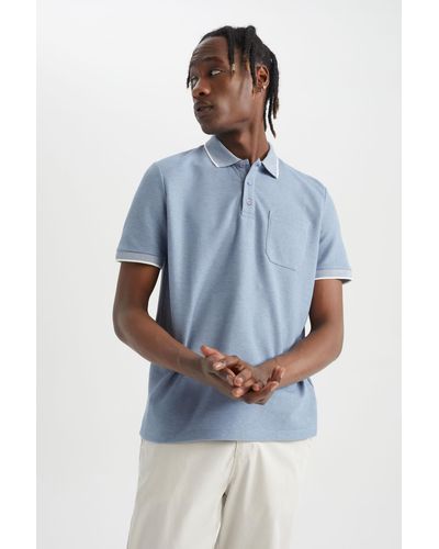 Defacto Regular fit kurzarm-t-shirt mit polokragen und streifendetail - Blau