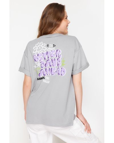Trendyol Anthrazitfarbenes, vorn und hinten bedrucktes oversize-/wide-fit-strick-t-shirt aus 100 % baumwolle - Grau