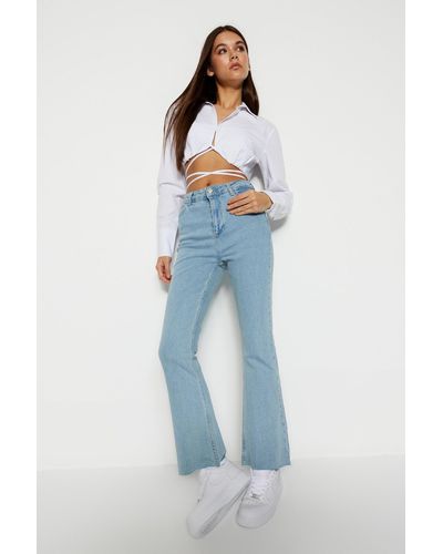Trendyol Hellblaue high waist crop flare jeans