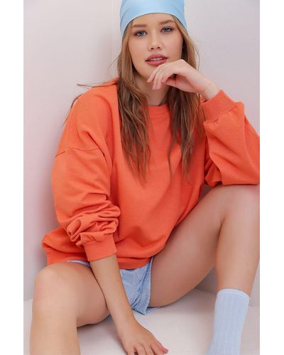 Trend Alaçatı Stili S oversize-sweatshirt mit rundhalsausschnitt - Orange