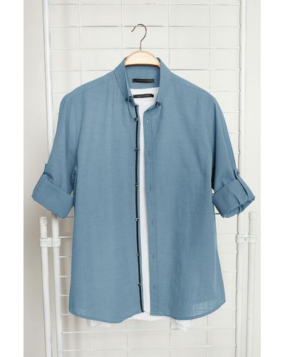 Trendyol Es slim-fit-hemd mit knopfkragen und epauletten aus 100 % baumwolle - Blau
