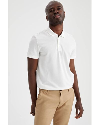 Defacto T-shirt mit polokragen und schmaler passform - Weiß