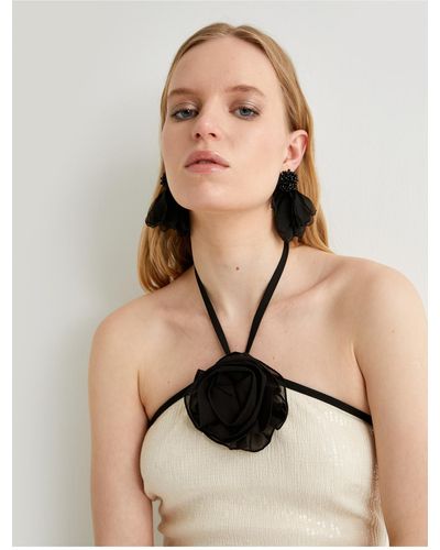 Koton Pailletten pailletten abendkleid neckholder rose applique detaillierte mini - Natur