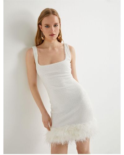 Koton Braut-minikleid im slim fit mit trägern – pailletten, pailletten und otrish-detail - Weiß