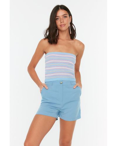 Trendyol Hellblaue, einfarbig gewebte shorts