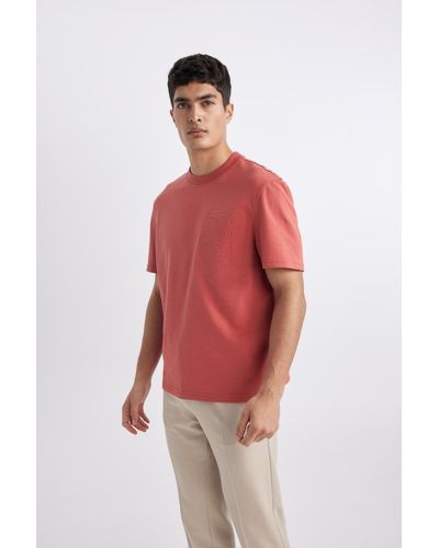 Defacto T-shirt mit rundhalsausschnitt und kurzen ärmeln in normaler passform - Rot