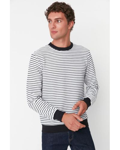 Trendyol Sweatshirt mit normalem/normalem schnitt und rundhalsausschnitt mit langen ärmeln und streifen - Grau