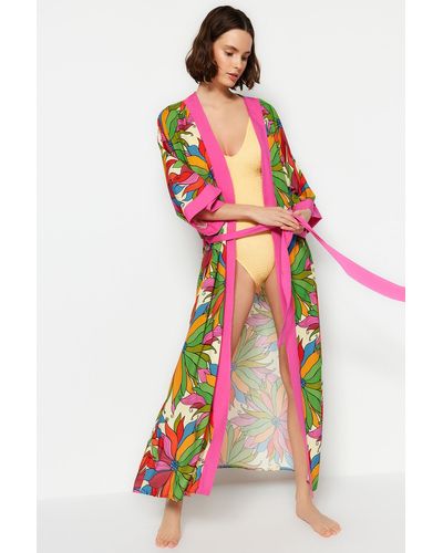 Trendyol Gewebter maxi-kimono und kaftan mit blumenmuster und gürtel - Rot