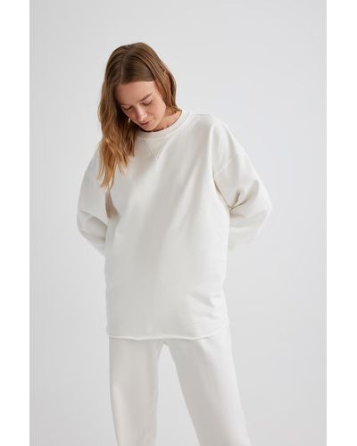 Defacto Sweatshirt mit rundhalsausschnitt und übergröße c2827ax24sp - Weiß