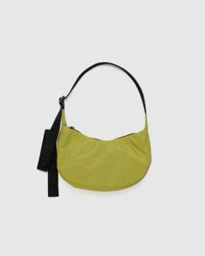 BAGGU Small Nylon Crescent Bag Lemongrass 1 - Verde