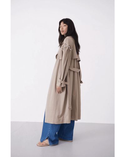 Mother Of Pearl Ember Taupe Pearl Trench Coat - Weiß