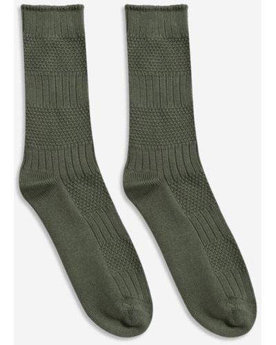 Far Afield AFSK143 calcetines rayas texturizadas en ver - Verde