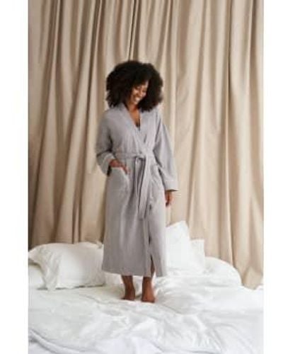 Pretty You London Robe gaufre suite luxe en gris - Neutre