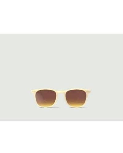 Izipizi Junior Sunglasses #e The Iconic Trapeze U - White