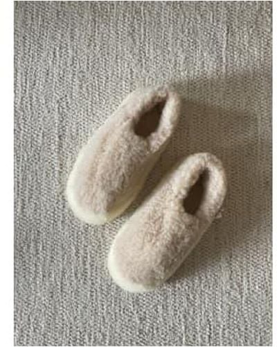 Yoko Wool Siberian slippers beige - Grau