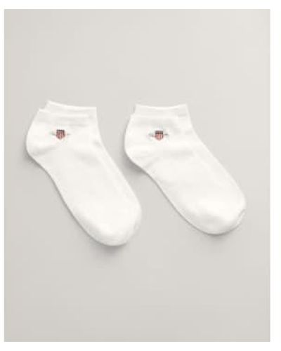 GANT Pack 2 calcetines tobilleros blancos con escudo 9960292 110