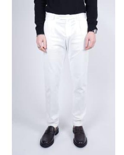 BRIGLIA Pantalon italien en velours côtelé blanc