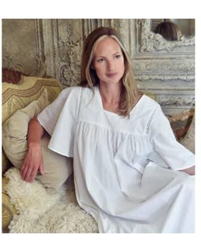 Powell Craft Damas nightdress algodón blanco con mangas estriadas 'valentina' - Gris