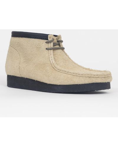 Clarks Wallabee Boots In Maple And - Neutro