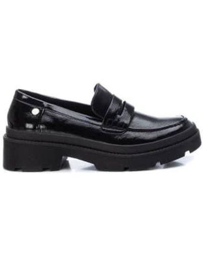 Xti Klobiger loafer aus lackleder – schwarz