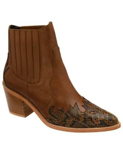 Ravel Galmoy Leather Boot With Snake Detail - Marrone