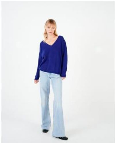 ABSOLUT CASHMERE Angele 100 Cashmere Oversized V Neck Sweater Outremer - Blu