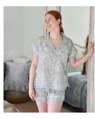 Powell Craft Maisblütenblau blumen -kurzes pyjama -set - Grau