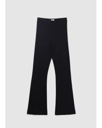 NINETY PERCENT Pantalon marley kickflare en coton biologique en noir - Bleu