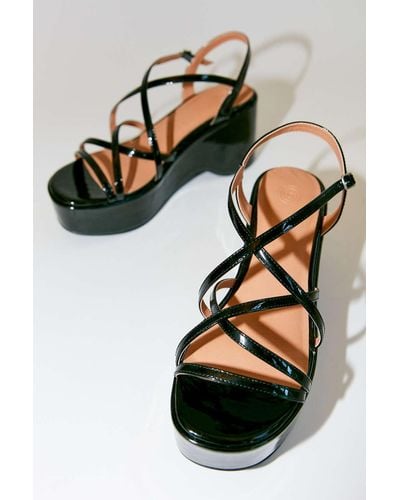 Urban Outfitters Uo Lizzy Strappy Platform Sandal - Black