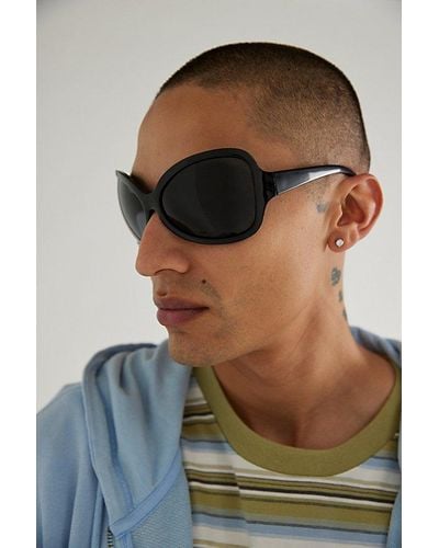 Urban Outfitters Astro Bug Wrap Sunglasses - Black