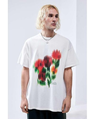 Urban Outfitters UO - T-Shirt In Weiß Mit Verschwommenem Blumenmotiv