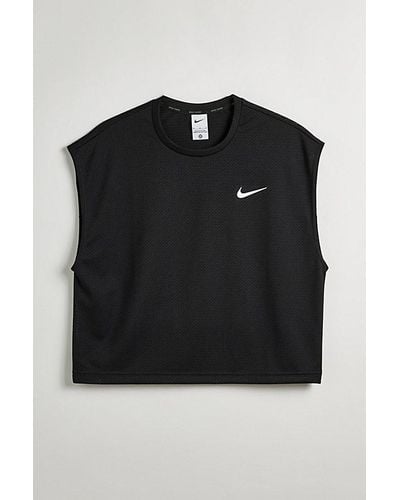 Nike Uo Exclusive Cropped Swim Shirt Top - Black