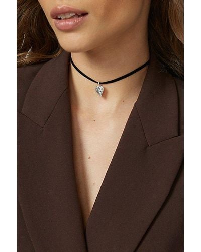 Urban Outfitters Delicate Hammered Wrap Choker Necklace - Brown