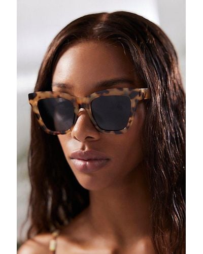 Urban Outfitters Uo Essential Oversized Sunglasses - Brown