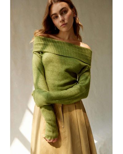 Silence + Noise Silence + Noise Claudia Off-the-shoulder Sweater In Olive,at Urban Outfitters - Green