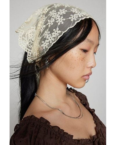 Out From Under Lace Headscarf - Black