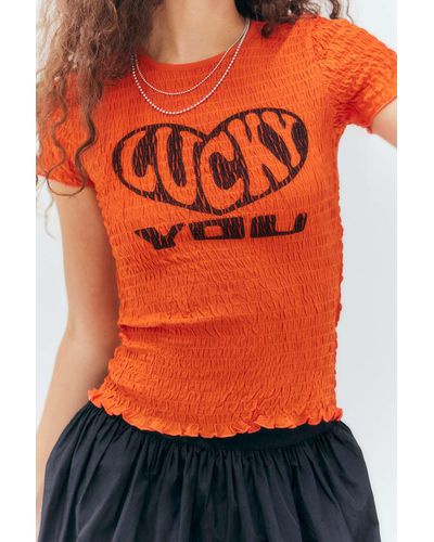 Urban Outfitters Uo - gerafftes baby-t-shirt "lucky you" mit flügelärmeln - Rot