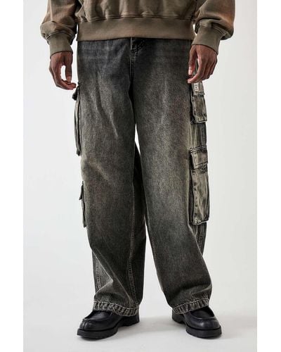 BDG Cargo-jeans mit vielen taschen und extremer waschung - Schwarz