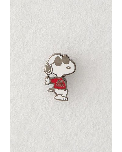 Urban Outfitters Peanuts Snoopy Enamel Pin - White