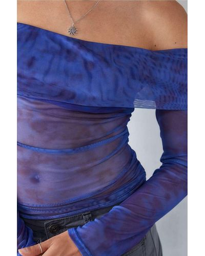 Daisy Street Schulterfreies oberteil aus transparentem netzstoff - Blau