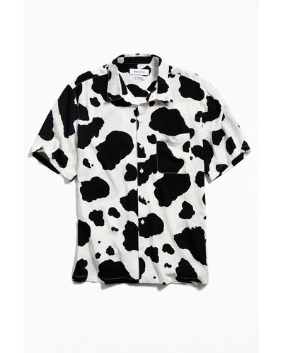 Urban Outfitters Uo Cow Print Short Sleeve Button-down Shirt - Black