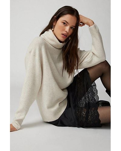 Urban Outfitters Uo Tinsley Oversized Turtleneck Sweater - Brown