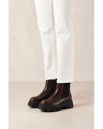 Alohas Berenice Leather Chelsea Boot - White