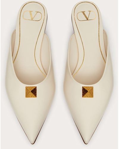 Valentino Garavani Roman Stud Flat Mule In Calfskin - White