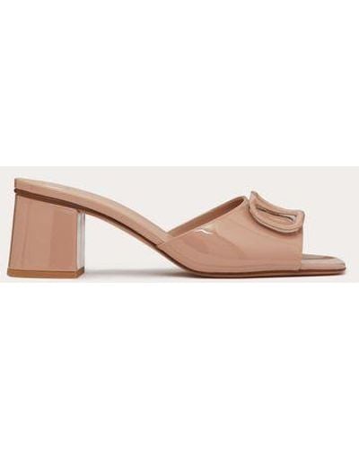 Valentino Garavani VLOGO SIGNATURE SLIDE-SANDALEN AUS LACKLEDER, 60 MM - Pink